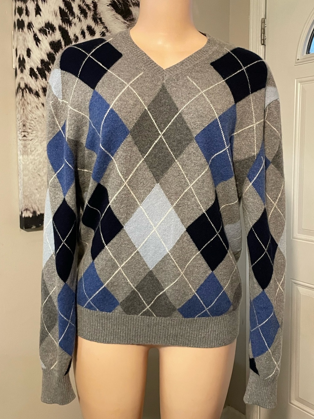 Daniel Cremieux Signature Collection 100% Cashmere Argyle Diamond V-Neck Sweater